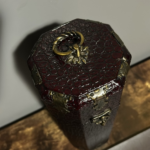 Vintage Y2K 90’s Wine/ Liquor wooden crocodile print box holder - Picture 4 of 11